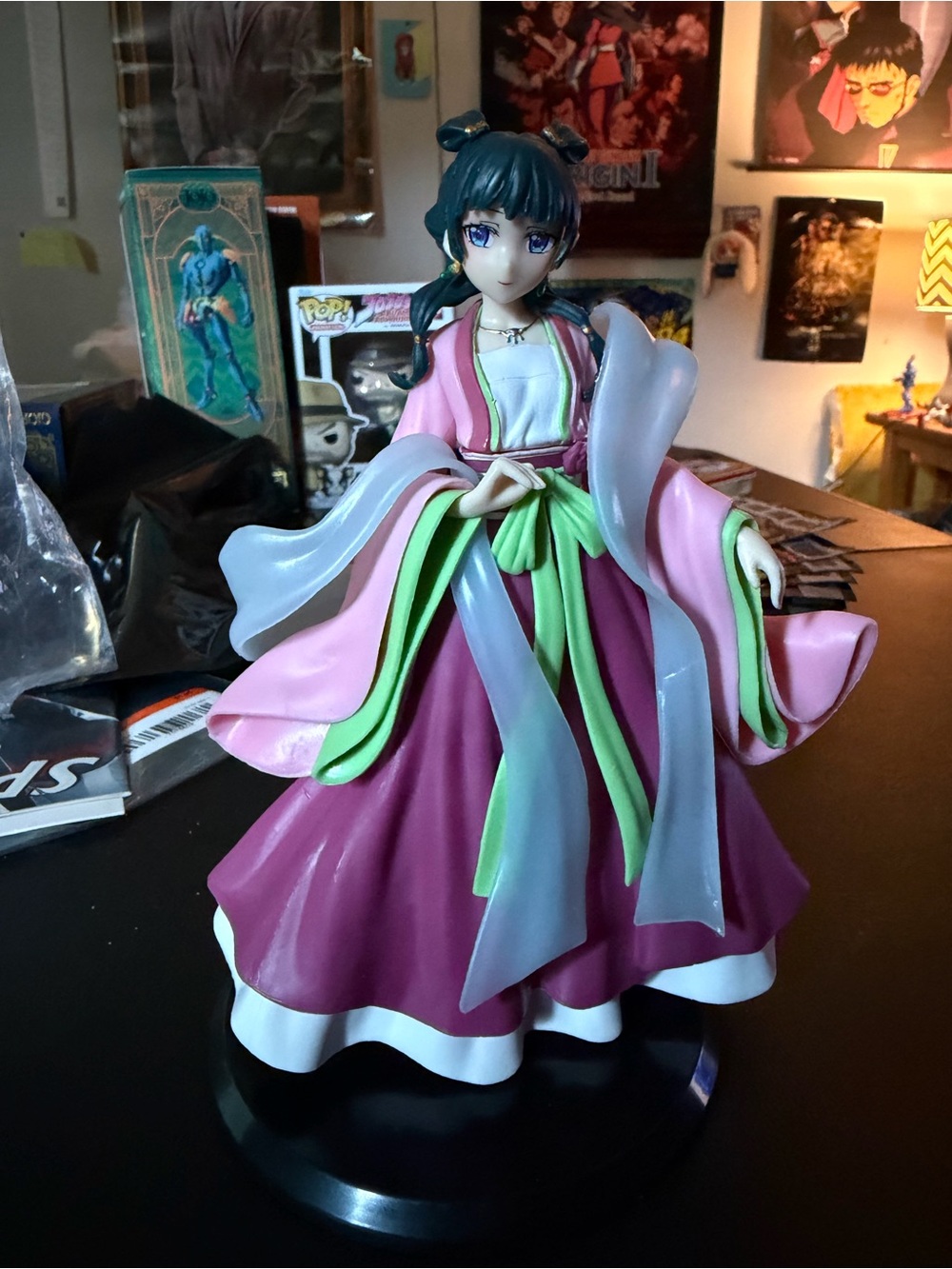 maomao figurine